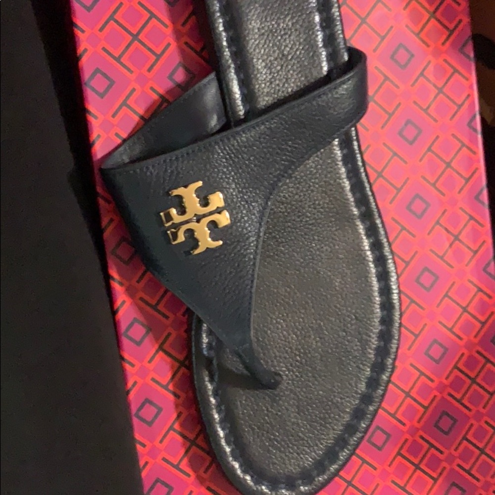 Tory burch thong